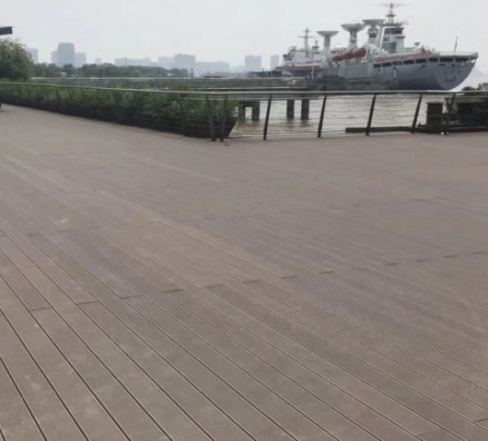 江陰船廠江景平臺翻修項目